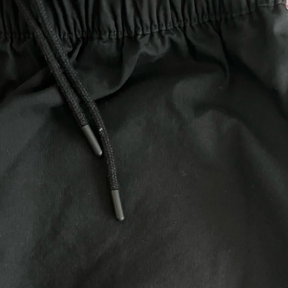 NIKE | Sportswear Essential Curve Pants black highrise Capri - size small - Picture 10 of 11